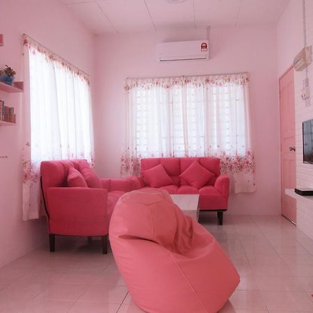 Milu Homestay - Kuala Selangor Esterno foto
